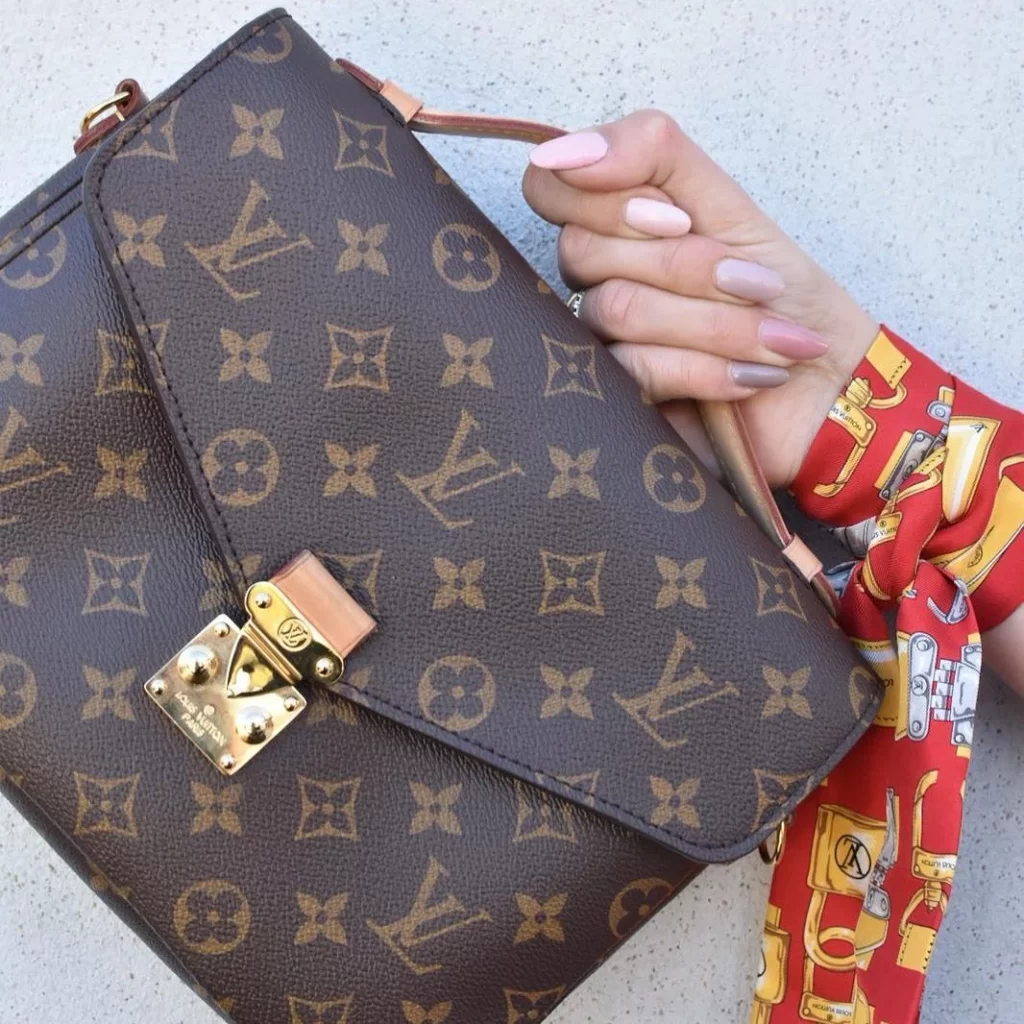 Louis Vuitton Logo Design Bag